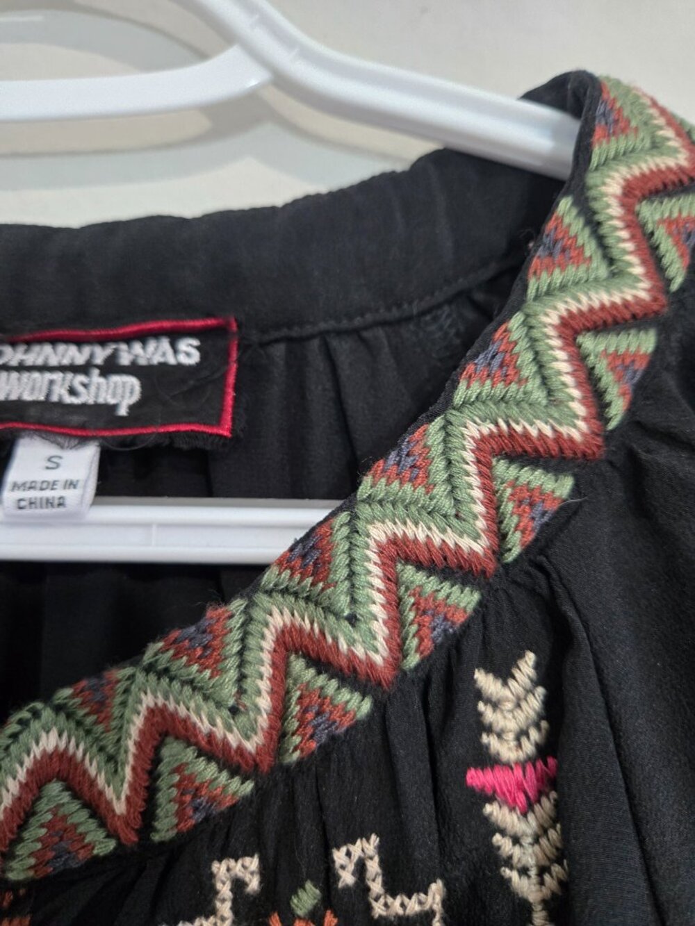 Johnny Was Workshop Embroidered 100% Silk Tunic Boho blouse size Small Black - Picture 6 of 16